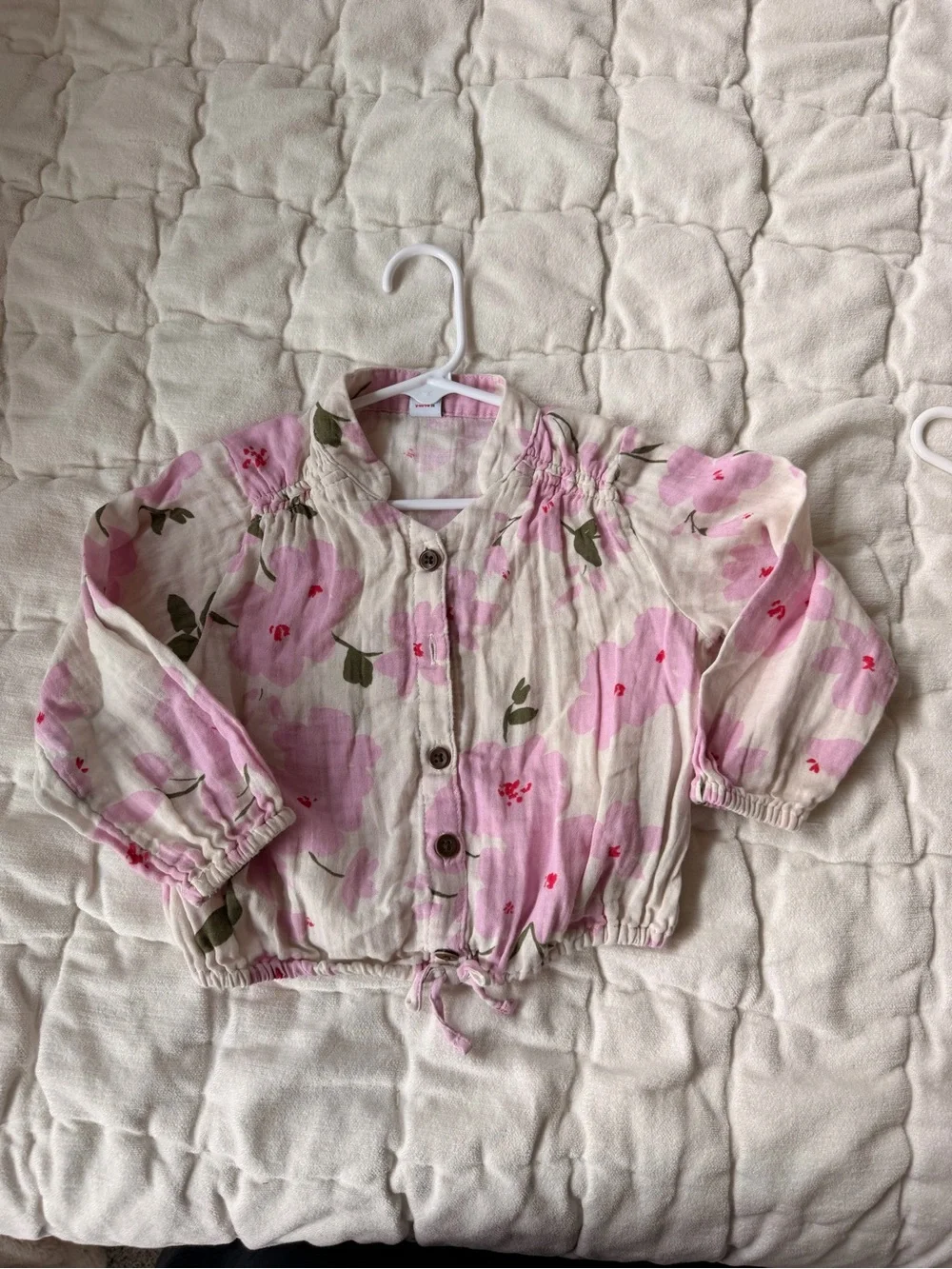 Old Navy Pink Floral Button-Up Tie-Hem Blouse